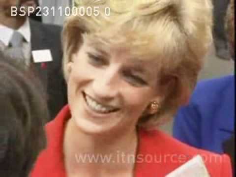 Princess Diana charms the crowds!