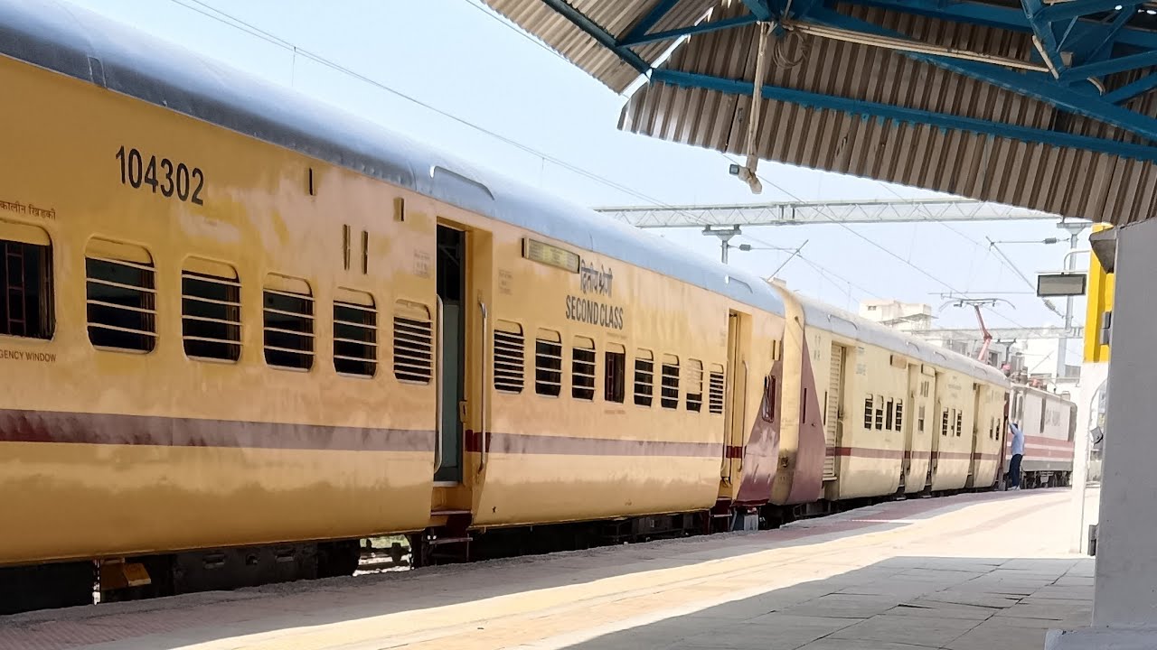59204 Bhavnagar - Botad Passenger Train General Class Full Journey Video