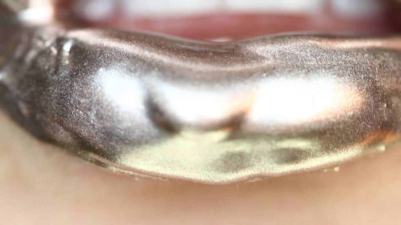 Rose Metallic Lip Art ... Gwen Stefani