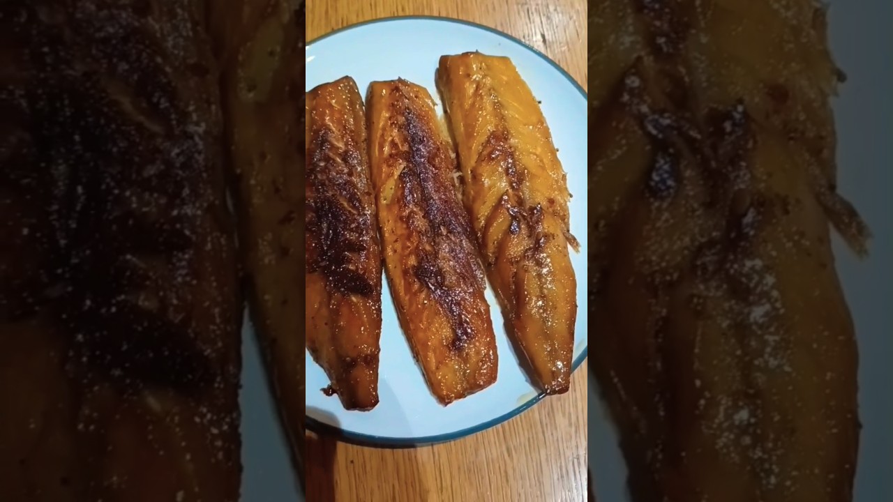 Smoked mackerel fish, fry without oil 