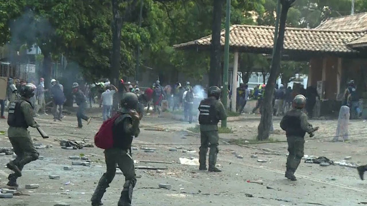 Download Venezuela bans protests on day two of nationwide strike