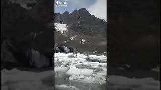 Laguna y Glaciar Ventanani La Paz Bolivia