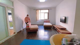 A single girl renovates a $200 rented house  The renovation cost about $300 Renovation of bedroom