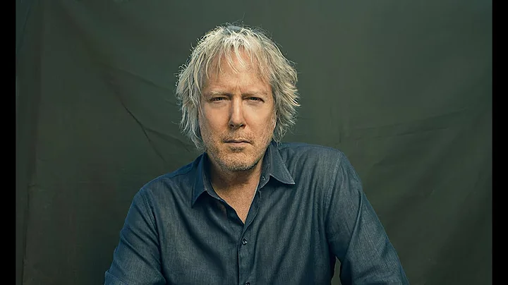World Renowned Graphic Designer HUGH SYME Talks Wo...