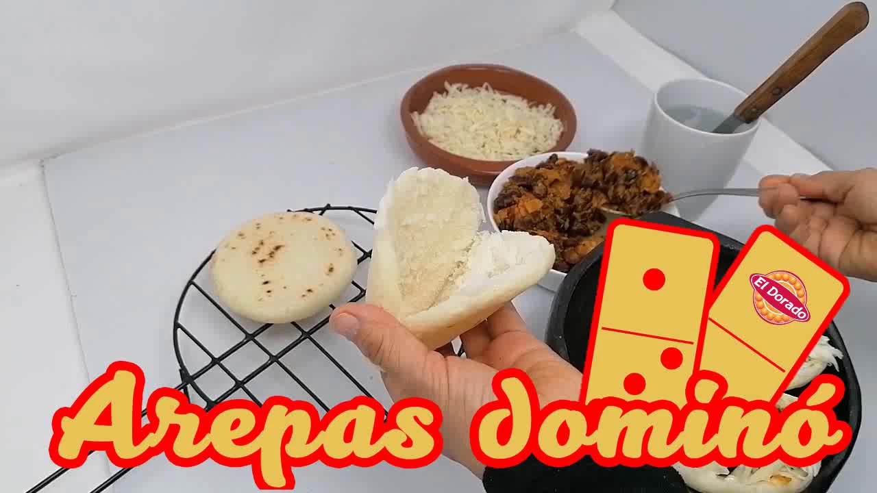 Arepa dominó con Harina de Maíz El Dorado - YouTube