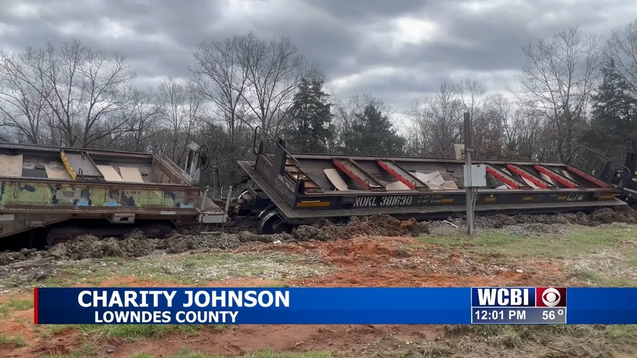 Road closed on Highway 789 due to train derailment in Lowndes Co.