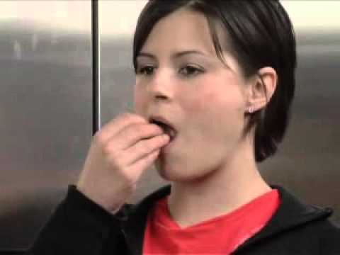 How to Soothe a Burnt Tongue - YouTube