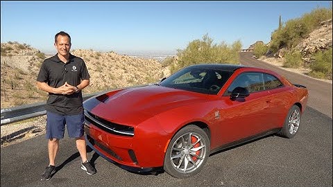 The 2025 Dodge Charger Daytona Scat Pack is FASTER than a Mustang Dark Horse!