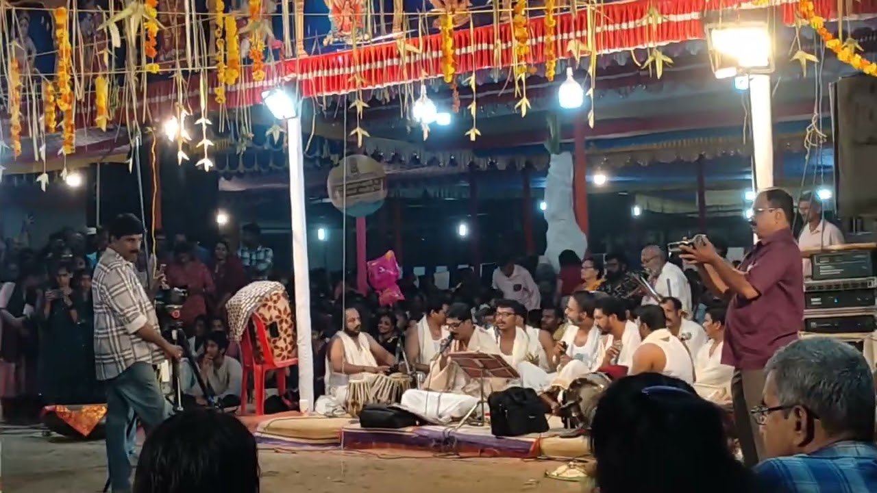 Ambadi Kanna Nee Anjanamezhuthiyatharo🎤 ||#kuthiyottam song||