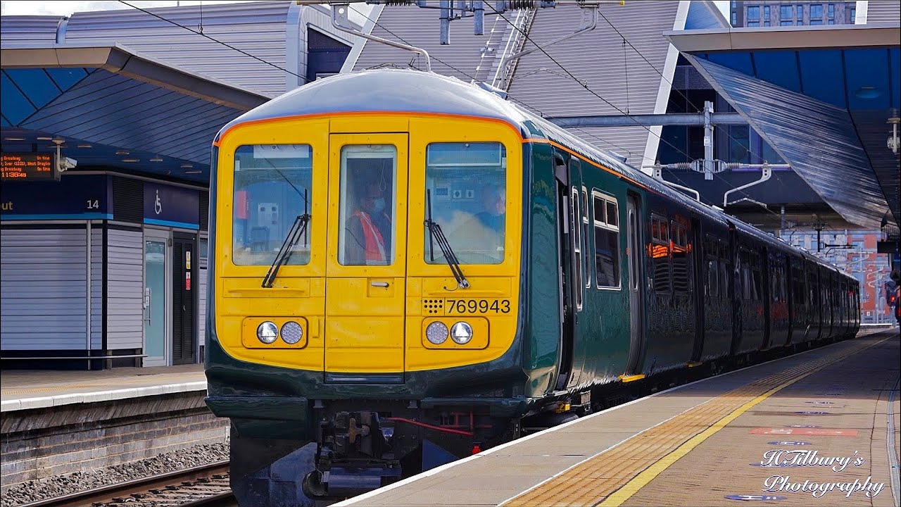 Class 769: 769943 Departs Reading On Diesel Mode