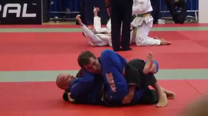 Bruno Zancaner vs John Scott Pickering - IBJJF Lon...