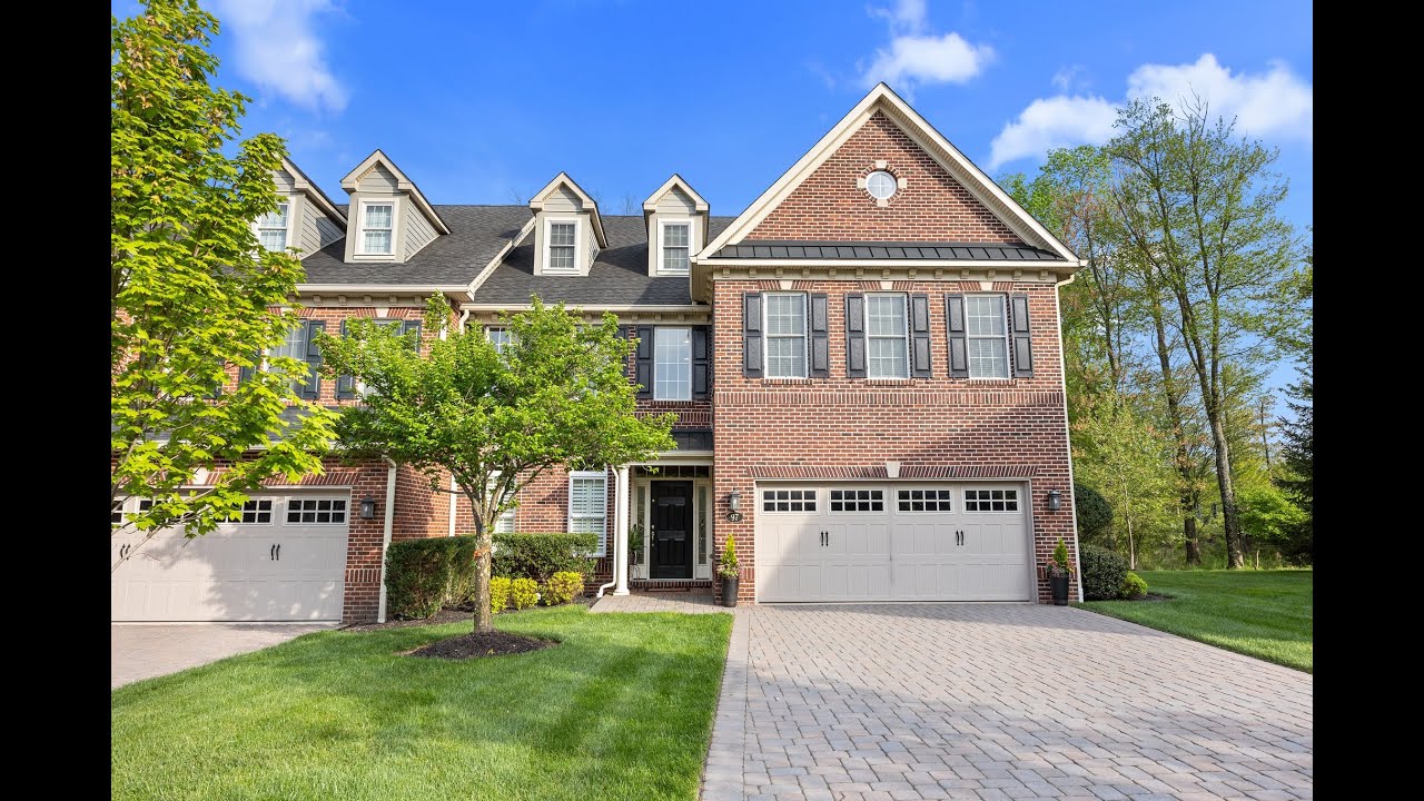 97 Rittenhouse Cir, Newtown, PA 18940