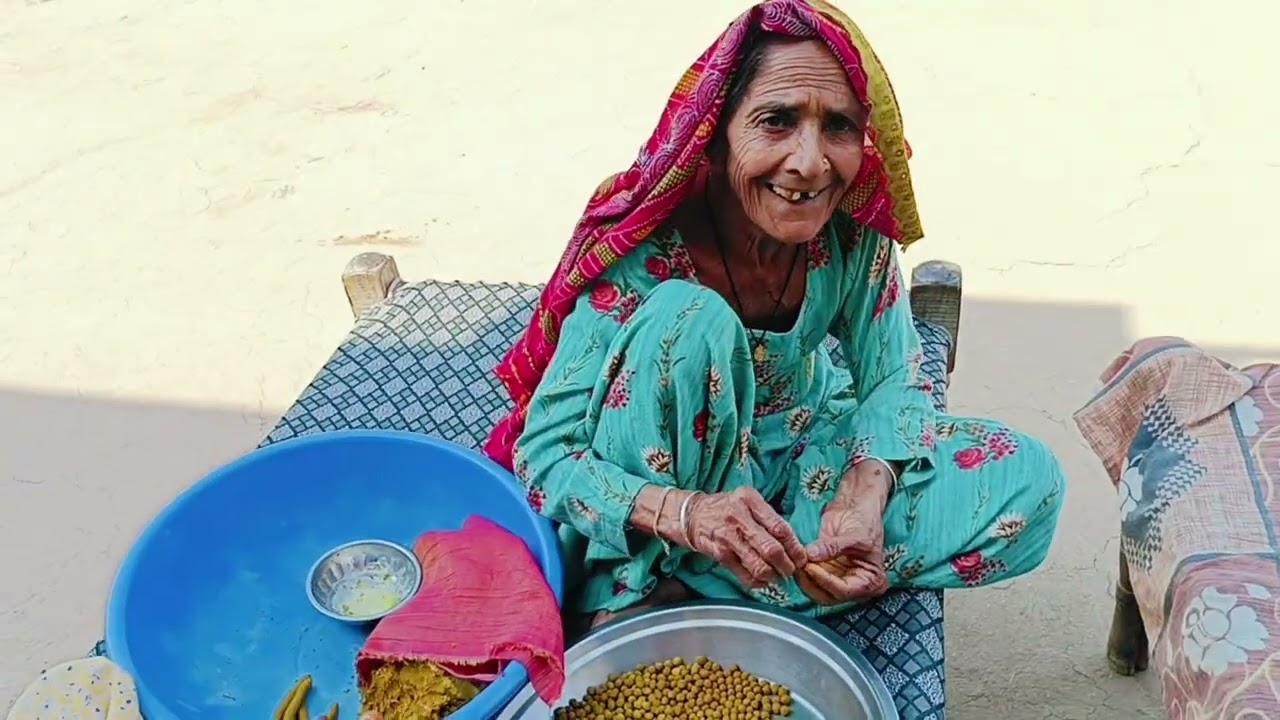 Сегодня к нам в дом пришло столько замечательных гостей. Моя бабушка, свекровь и мама были очень ...