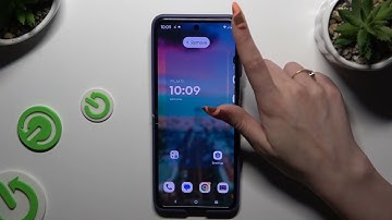 Motorola Razr 50 Ultra Remove the Google Search Bar from the Home Screen