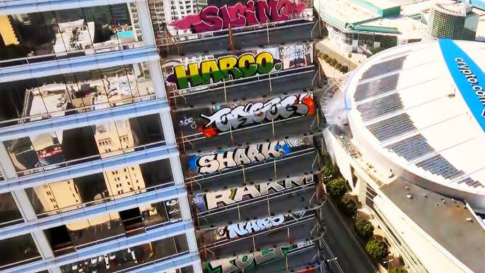 Graffiti Artists Tag La Luxury Skyscraper Ahead Of Grammys