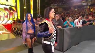 Bayley ► First Entrance With New Theme (Smackdown, 10/18/19)ᴴᴰ Resimi