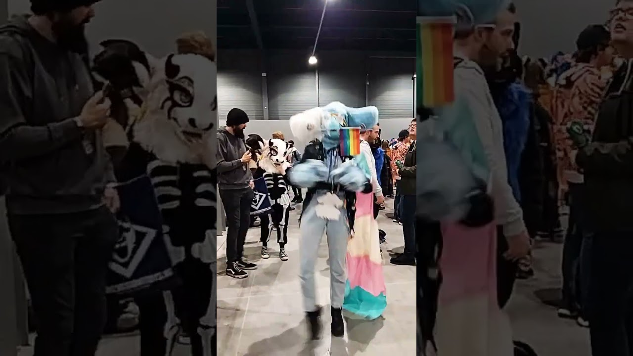 sweet little bumblebee at comiccon :P 