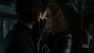 Bruce & Selina Batcat Clarity 5X09 Batcat Kiss