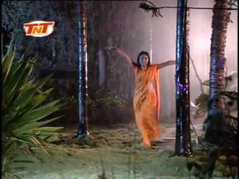 Aag Lago Bajjar-Bhojpuri Hot Sexy Girl Rain Dance Video Song By Sapna Avasti From Bigad Gail Nirhua