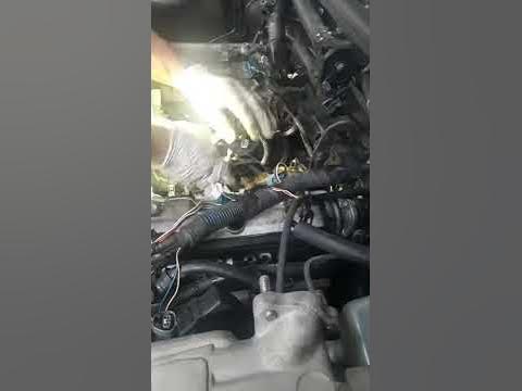 Doing a a 96 Starter ( under the Intake Manifold) - YouTube