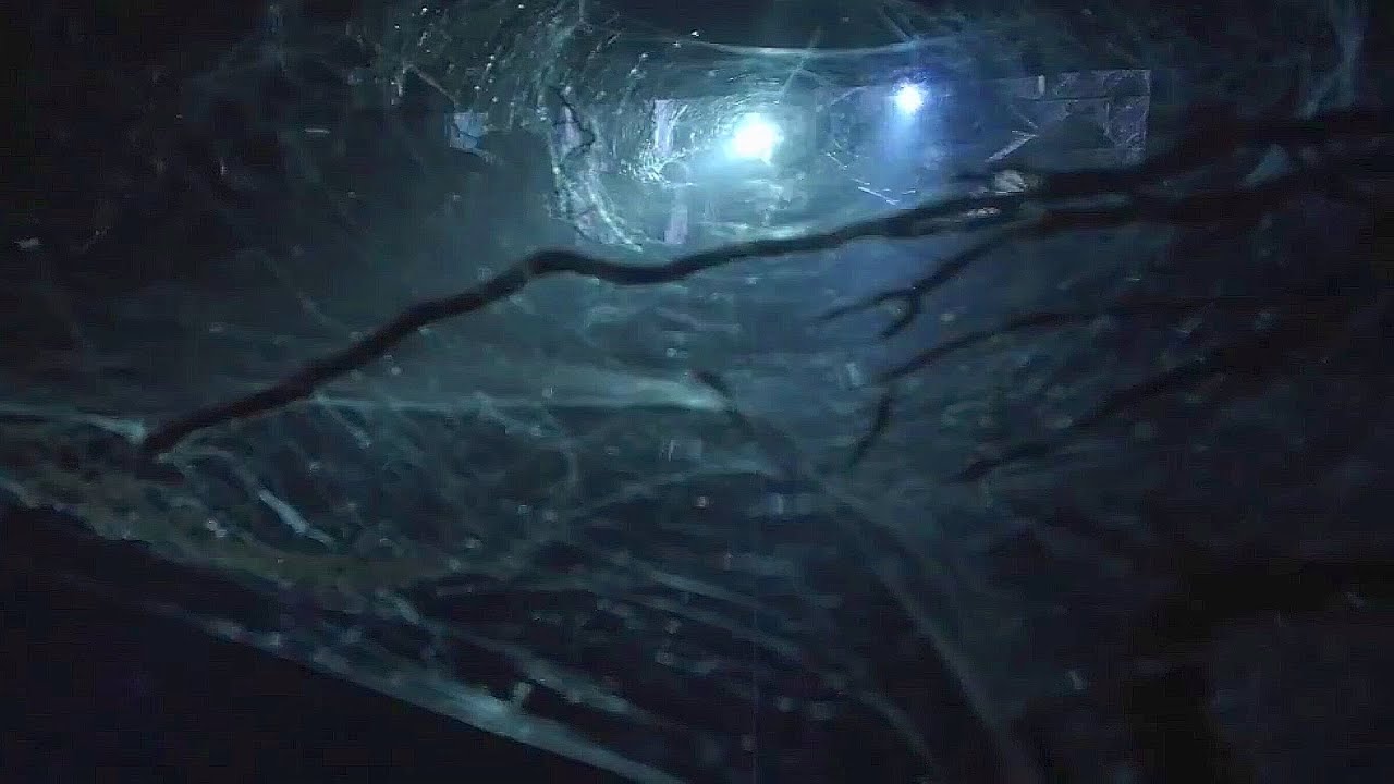 Stargate Universe - Tunnel Exploration