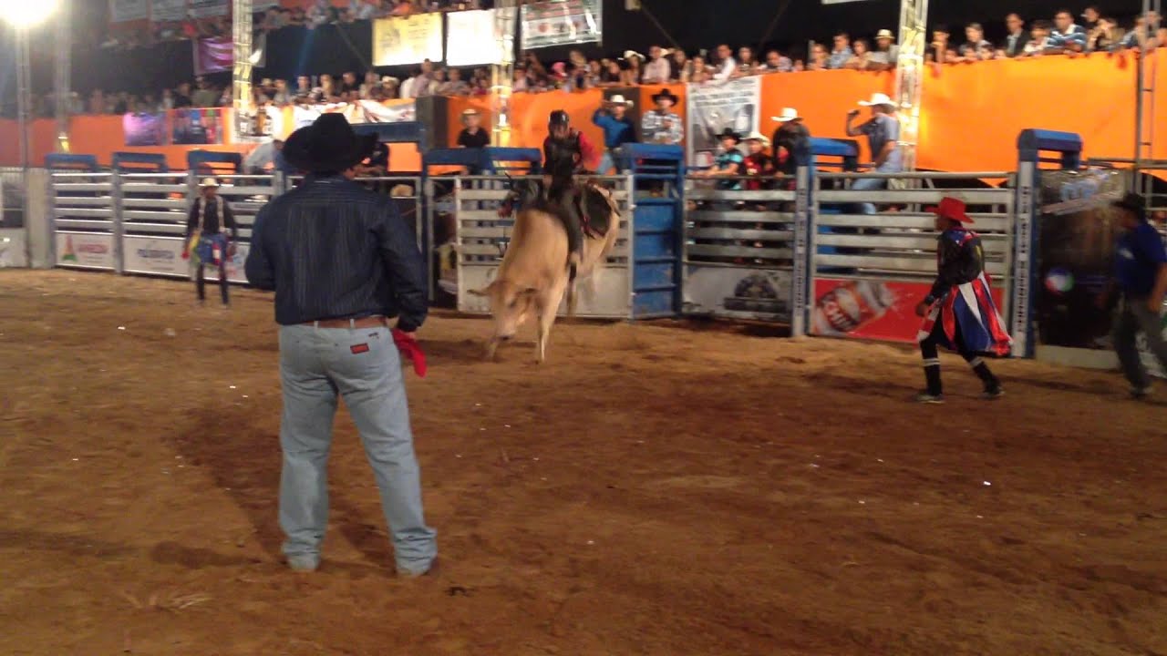 Goiania Rodeio EQUIPE JULIANO REYS RODEIO SHOW AP DE GOIANIA GEAN FERNANDES - YouTube