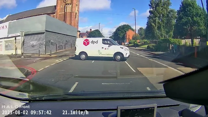 Another idiot driver.  What say you, DPD?  Sack him!