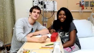 Celebrity Daniel Sharman no Children's Hospital Los Angeles 2015 Wealth