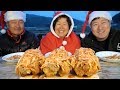 메리 크리스마스~ 서양엔 칠면조 한국엔 통닭~ [[양파통닭 (Fried chicken with onion)]] 요리&먹방!! - Mukbang eating show