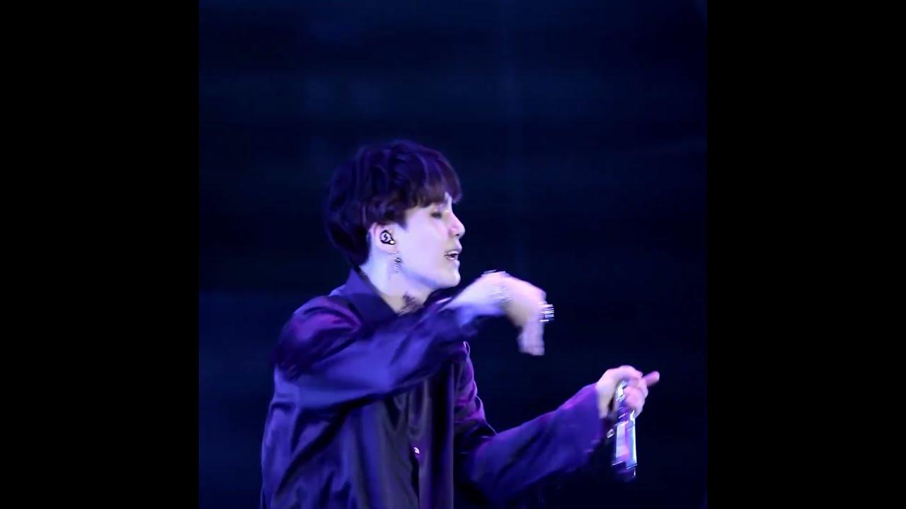 When marimba rhythms start to playDance with me... 👀 ️‍🩹 kpop 