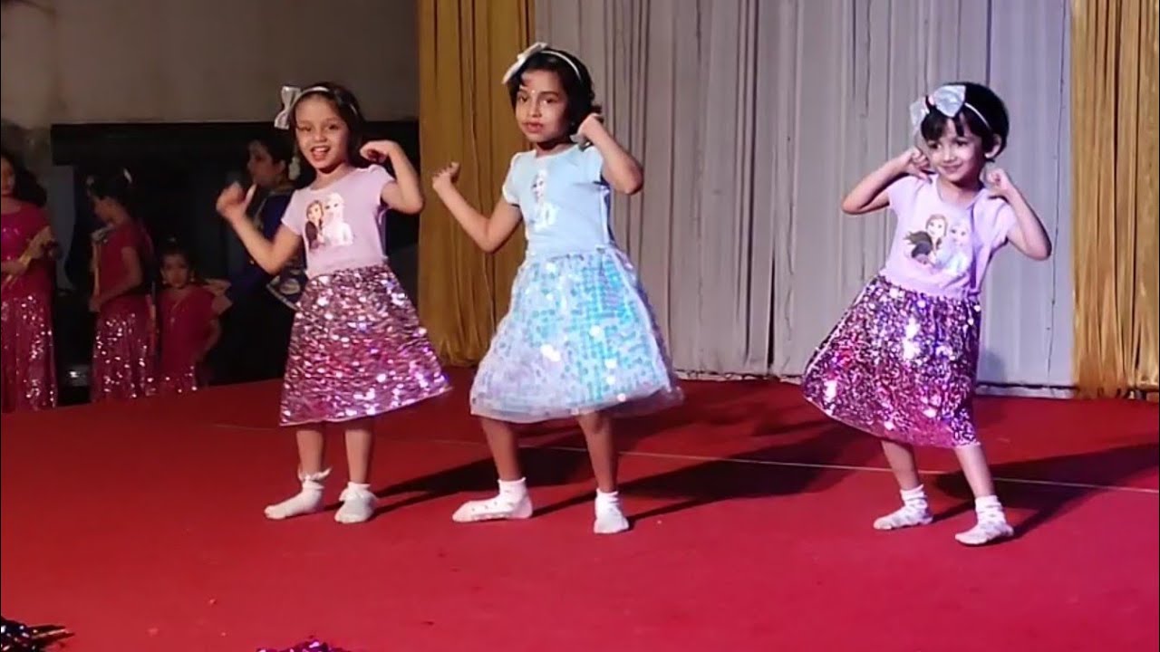 Aankh Marey & Tukur Tukur song dance cute performance kids India - YouTube