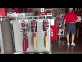 大谷翔平選手のシャツが50ドル、エンゼルスの帽子が30ドルで売られていて、アメリカで球技大会に行くのにすべての費用がかかっています。Ohtani shirt $50, angels hat $30