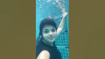 Phone pani ke andar 😱 #kolkata #shorts #alkaagarwal #swimming #pool #maa