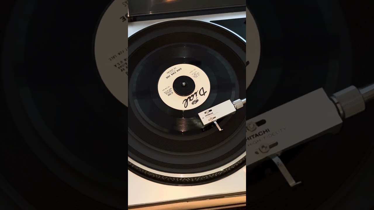 The Catalinas -Cha Cha Joe Promo 45 - YouTube