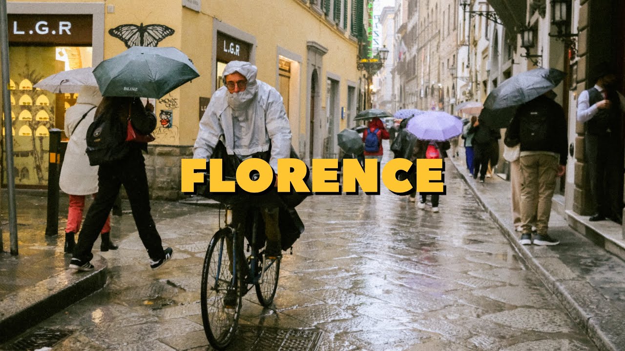 Rainy Street Photography in Florence with Fujifilm X-T4