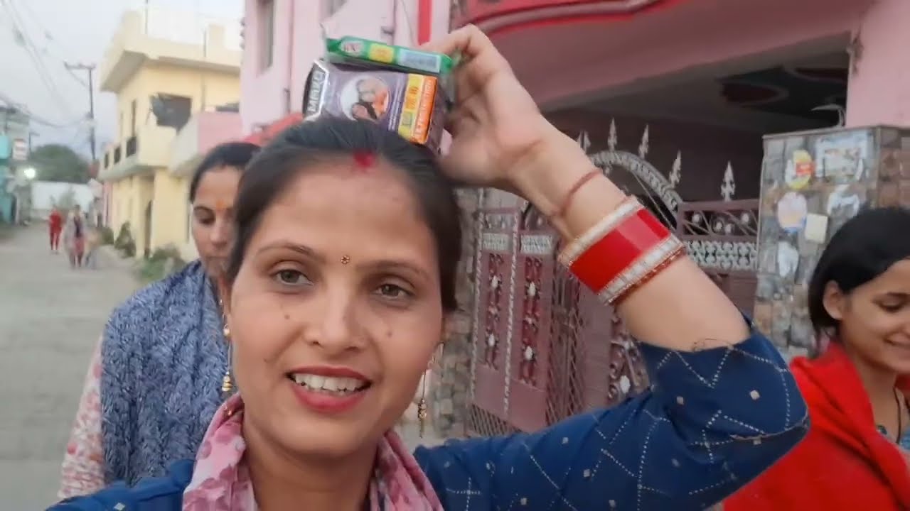 आज होली के लिए बाजार से सामान लिया