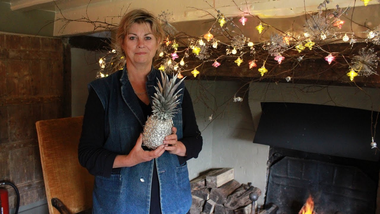 How To Dress A Mantelpiece For Christmas YouTube how-to-dress-a-mantelpiece-for-christmas-youtube