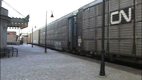 2 Train Meet!! BNSF Auto Train and BNSF Intermodal, Joliet, IL