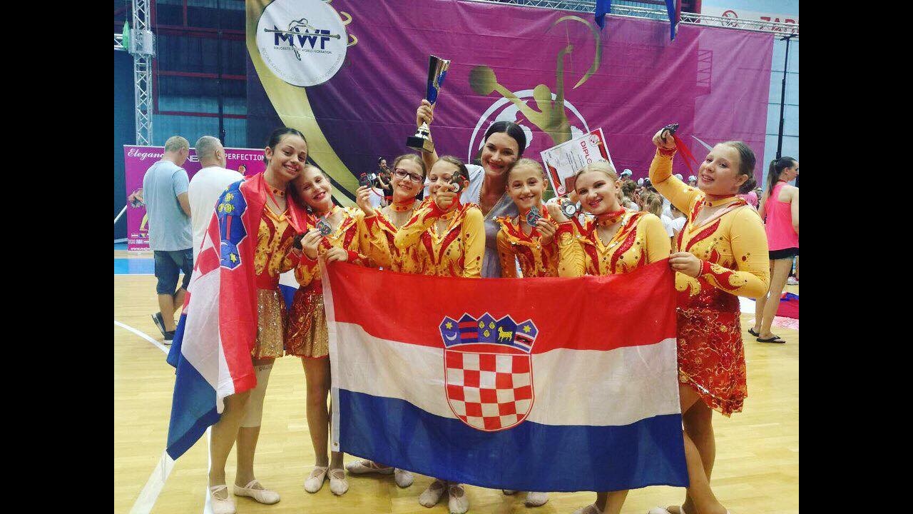 Virovitičke mažoretkinje EP 2019 Juniorke mini flag proglašenje