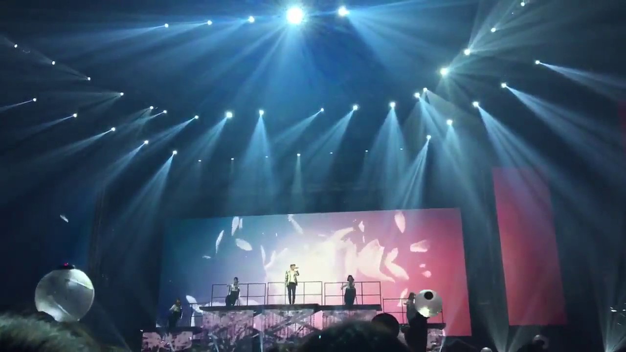 [170423] BTS The Wings Tour in Bangkok Day 2 - Awake (Jin Solo) Fancam - YouTube