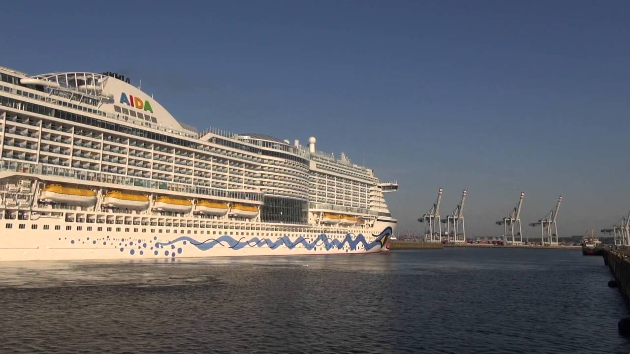 AIDAPRIMA HAMBURG CRUISE CENTER STEINWERDER