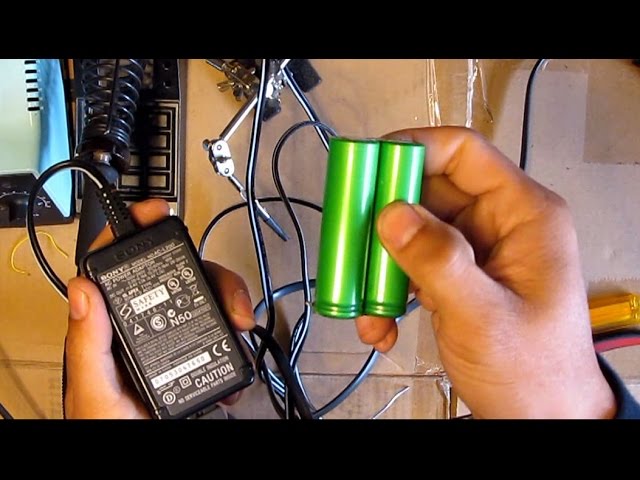 DIY: Make a 2S Li-ion (18650) 8.4V charger from a Camcorder/Camera charger  - YouTube