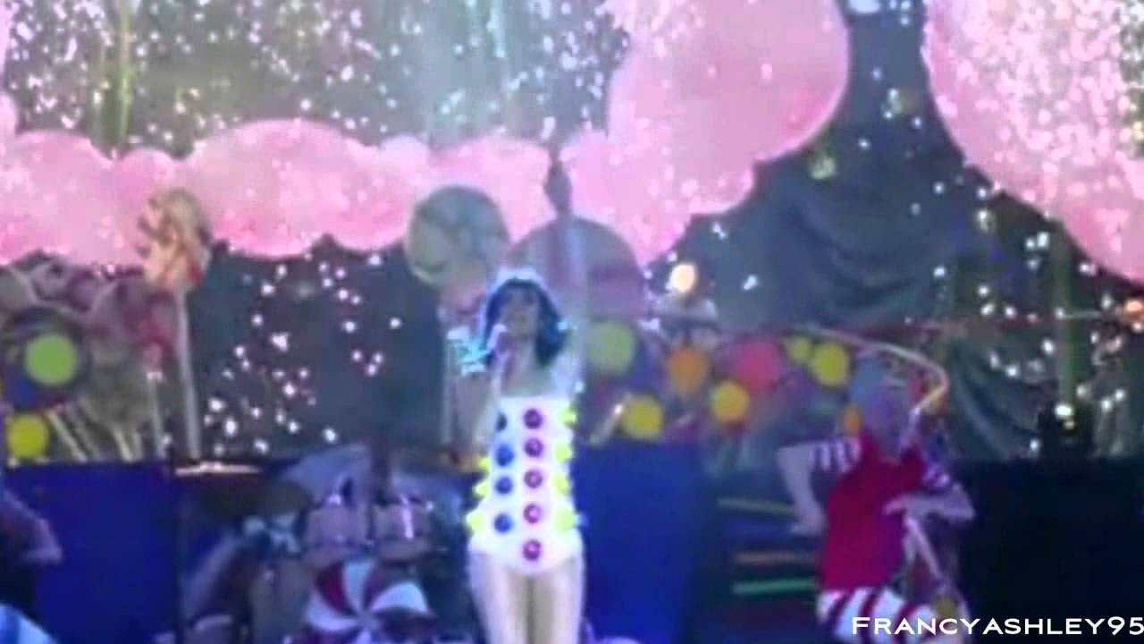 Katy Perry // Domino