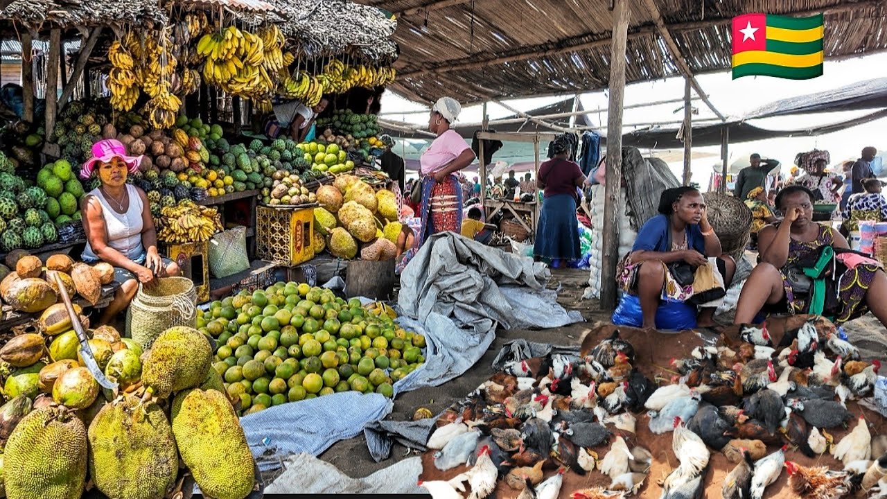 Massive organic food market day in addidogome Togo west Africa 🌍. Cost of living in Togo 🇹🇬