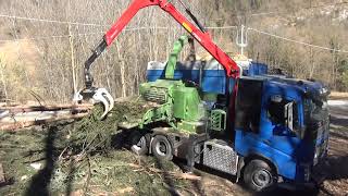 PTH 1200/820 Hackertruck Pezzolato drum wood chipper driven by Volvo truck's engine 540 Hp