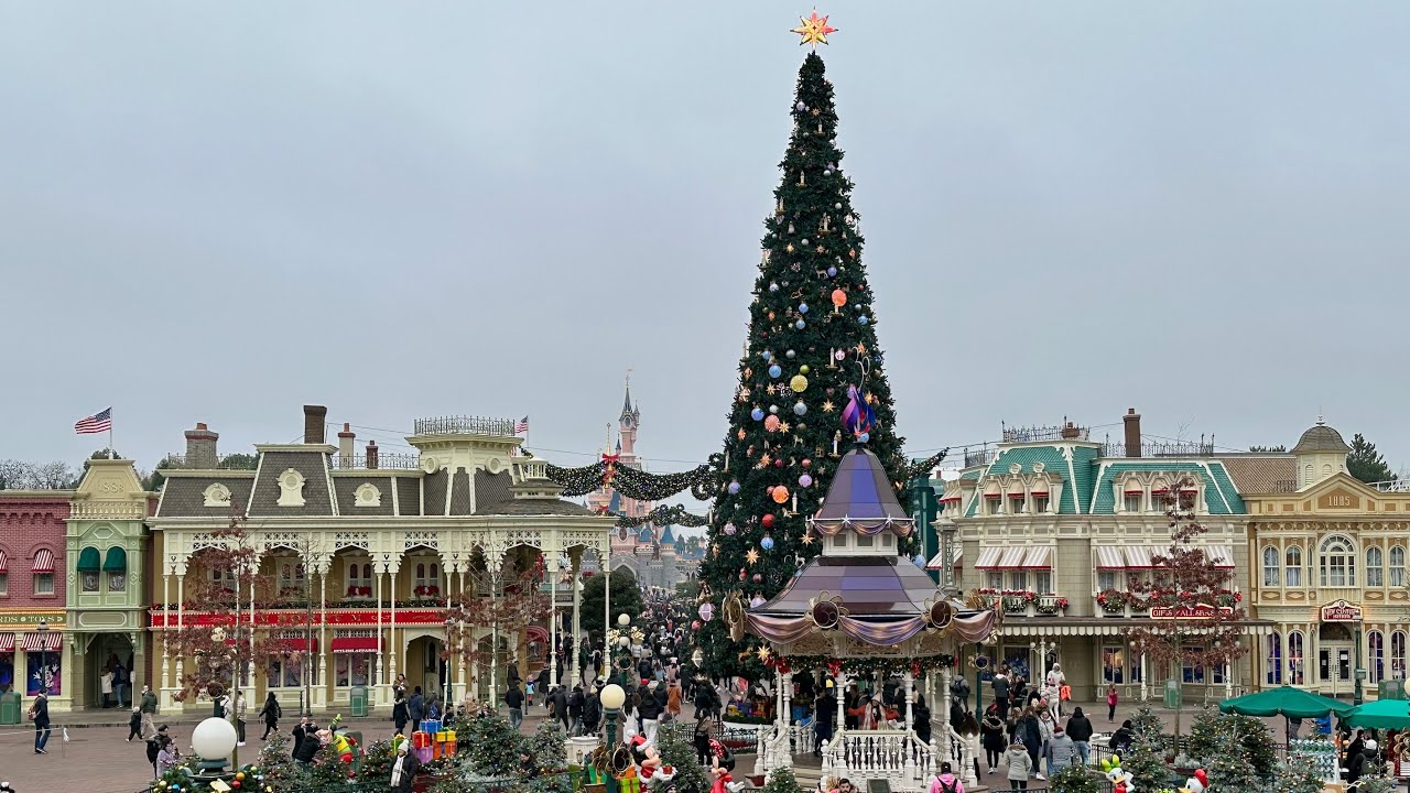 Disneyland Paris at Christmas 2022:  Tag 4 tagsüber in beiden Parks zur Weihnachtszeit. PARADE !