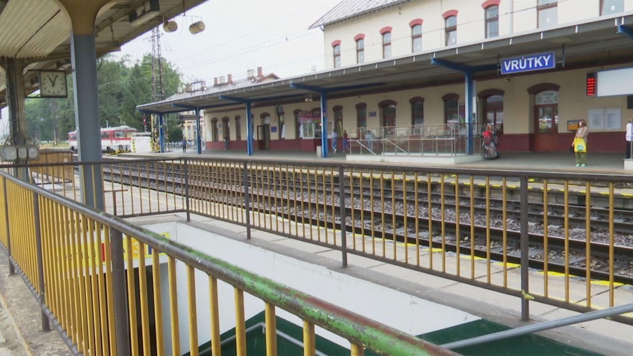 Na rekonštrukciu železničnej stanice vo Vrútkach si ešte počkáme
