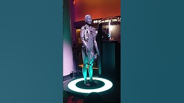 Robot dogs from Unitree at CES 🤖🐕 Las Vegas never disappoints! Met the coolest robots in Las Vegas😎🤖