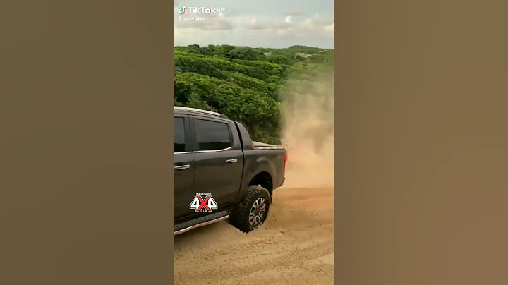 Ranger 4x2 vs Hilux 4x2 😱😱