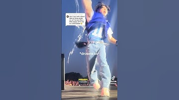 A fan asked for water and this is what Jisung did- 😭🤚 #straykids #skz